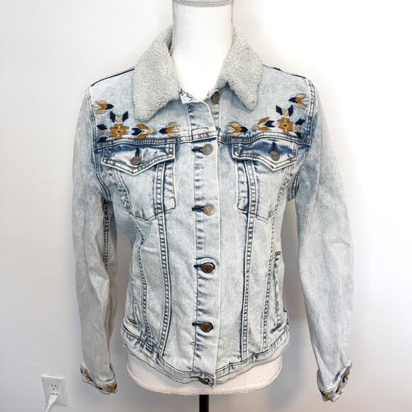Free People DRIFTWOOD Embroidered Motif Sherpa Trucker Jacket Size Medium - Picture 3 of 15